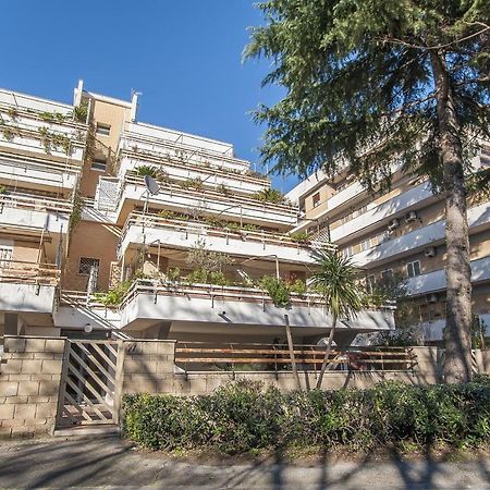 Eur Luminous And Large Family Terrace Apartment Ρώμη Εξωτερικό φωτογραφία