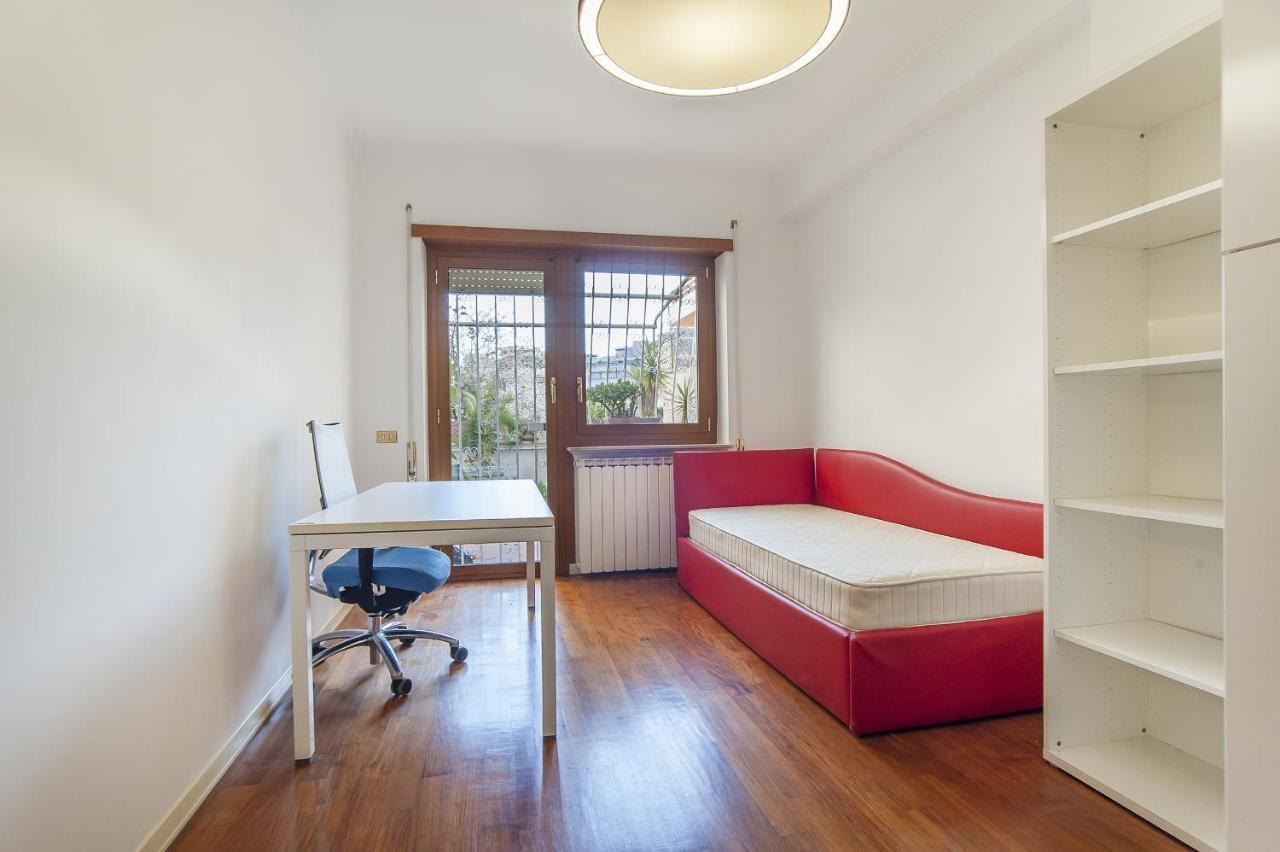 Eur Luminous And Large Family Terrace Apartment Ρώμη Εξωτερικό φωτογραφία